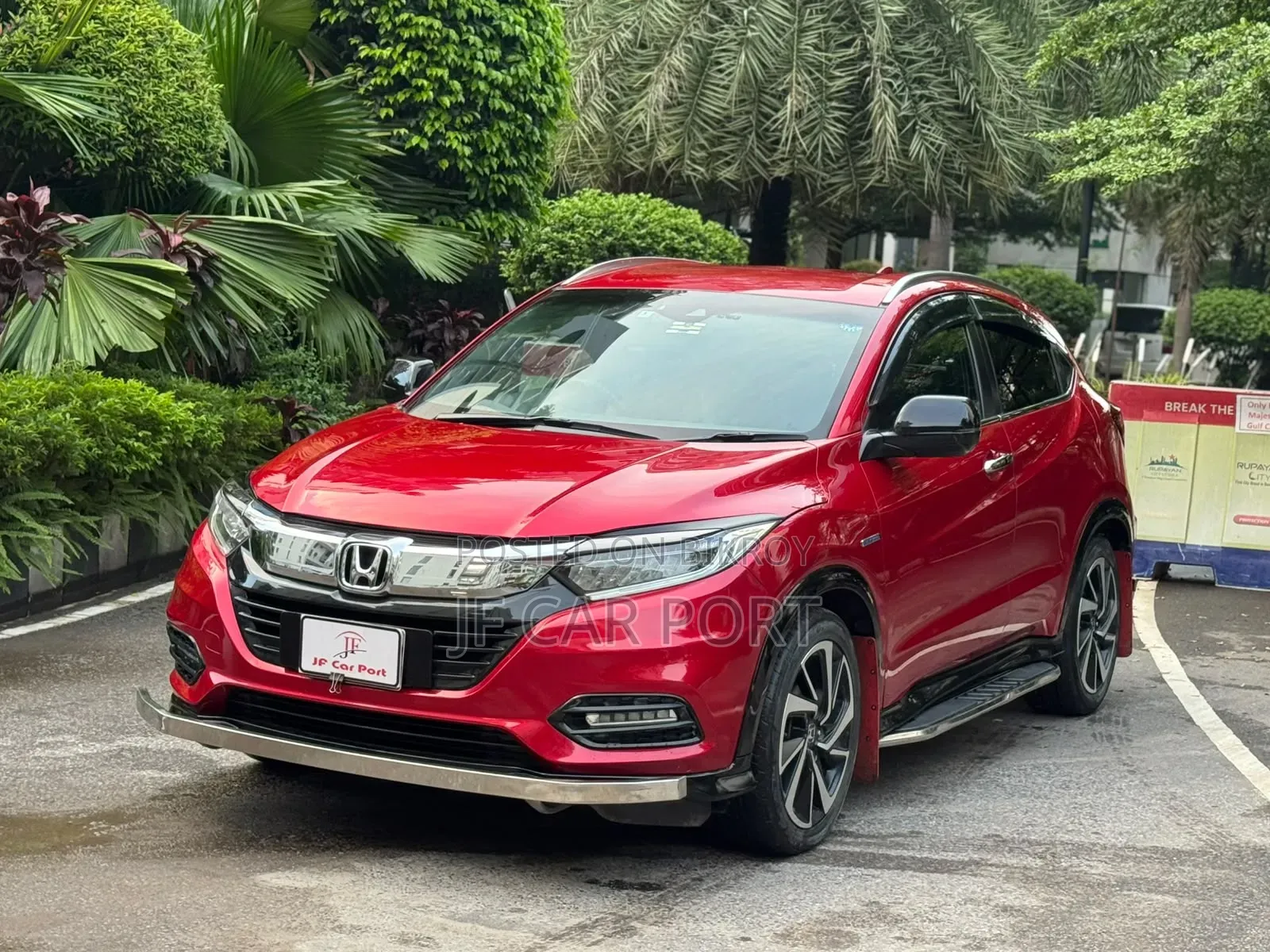 Honda Vezel 2018 Red