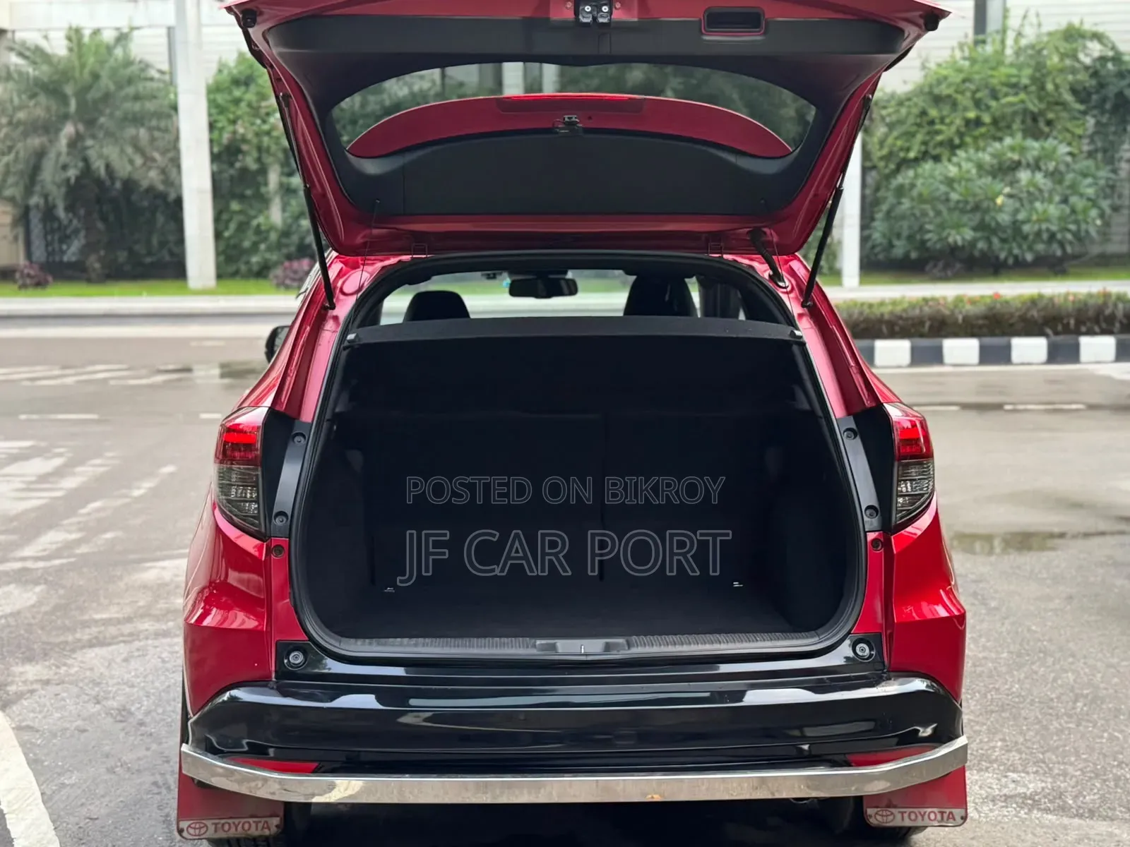 Honda Vezel 2018 Red