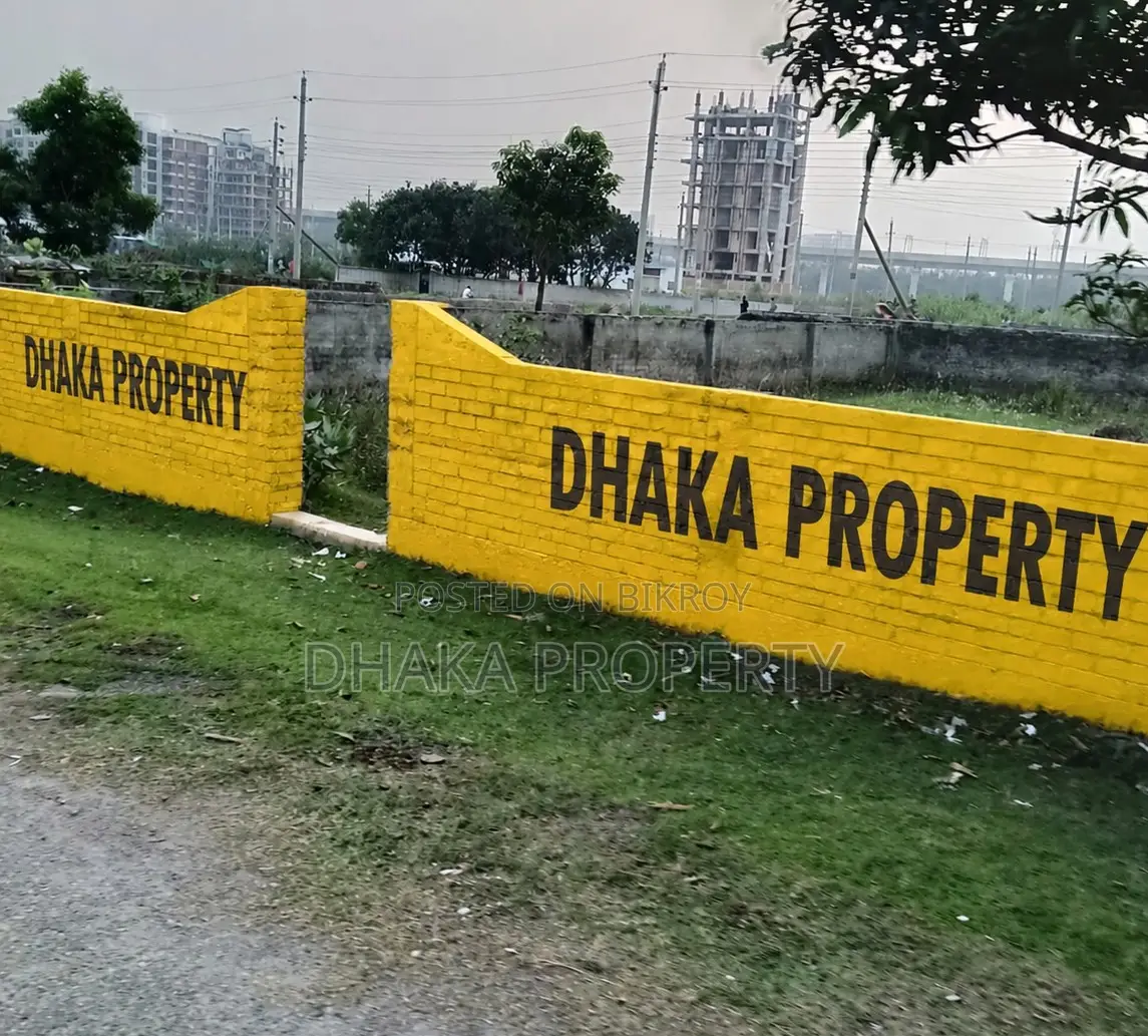 Nearby Park 3 Katha East at Sector-17/H.