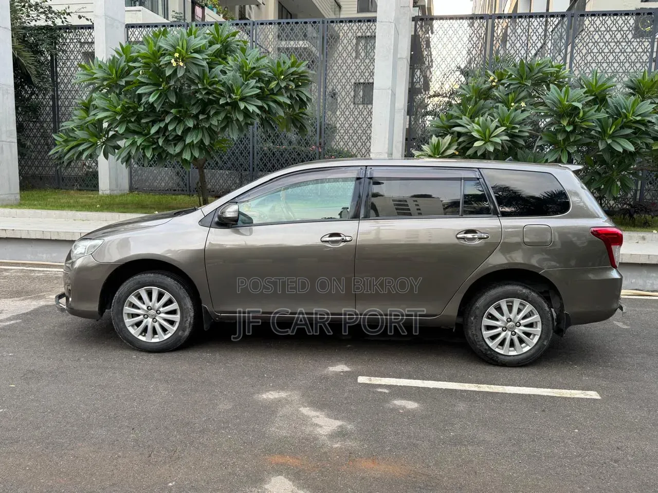 Toyota Axio 2010 Gray