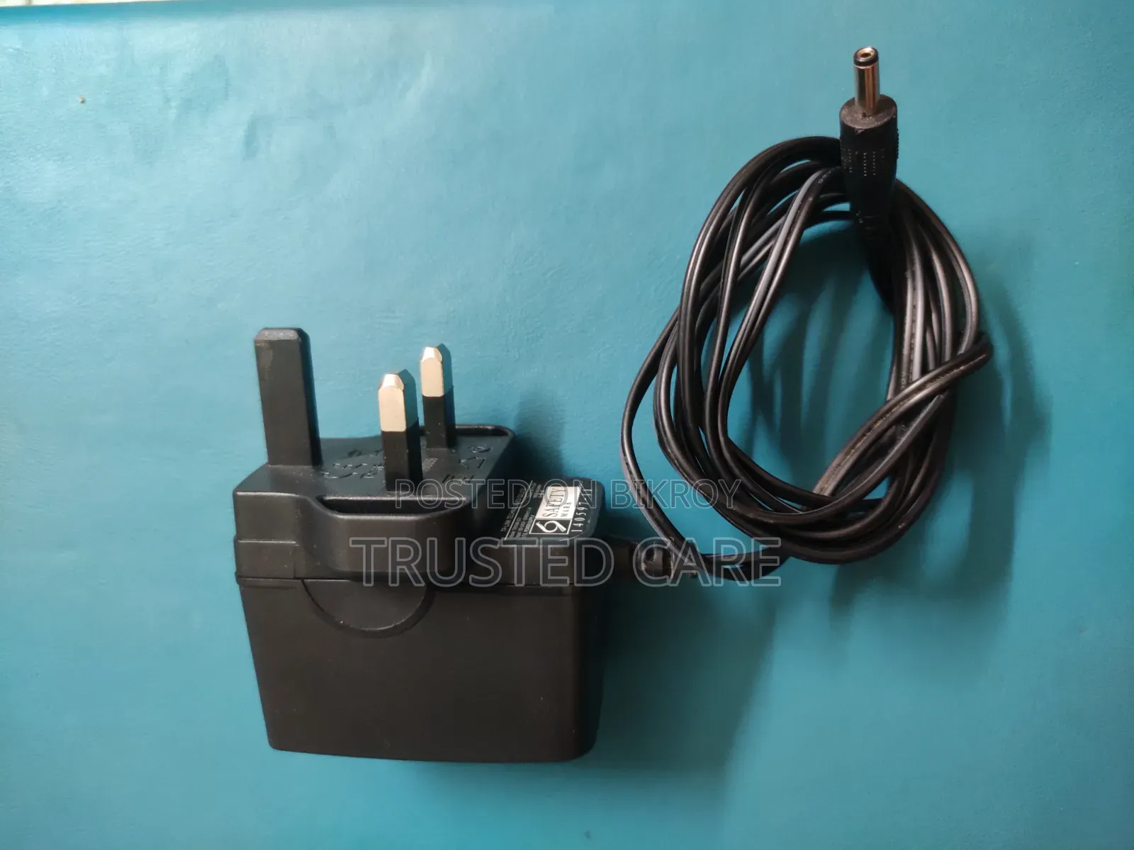 TP-Link SF1005D Network Switch