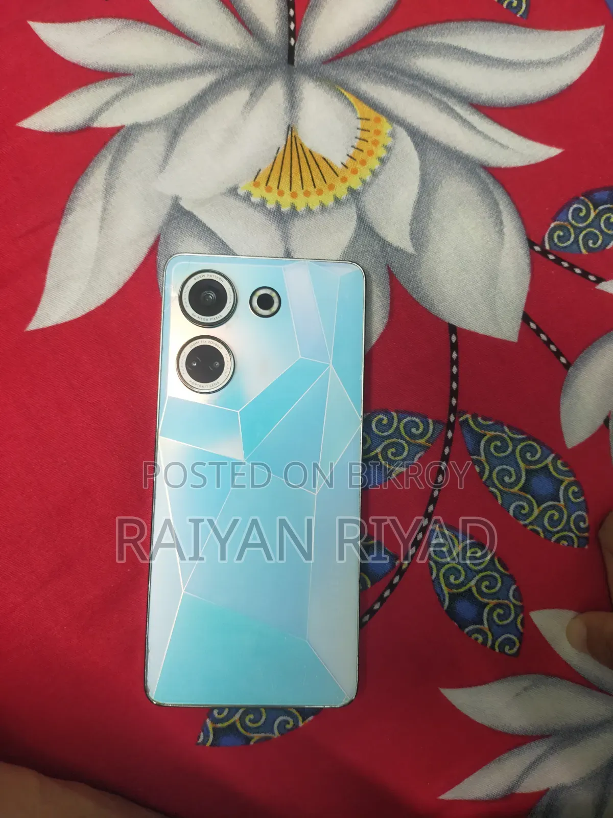 টেকনো ক্যামন ২০ প্রিমিয়ার ৫জি ৫১২ জিবি সাদা