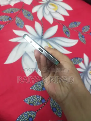 টেকনো ক্যামন ২০ প্রিমিয়ার ৫জি ৫১২ জিবি সাদা