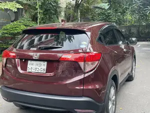 Honda Vezel 1.5 Two-Wheel Drive 2014