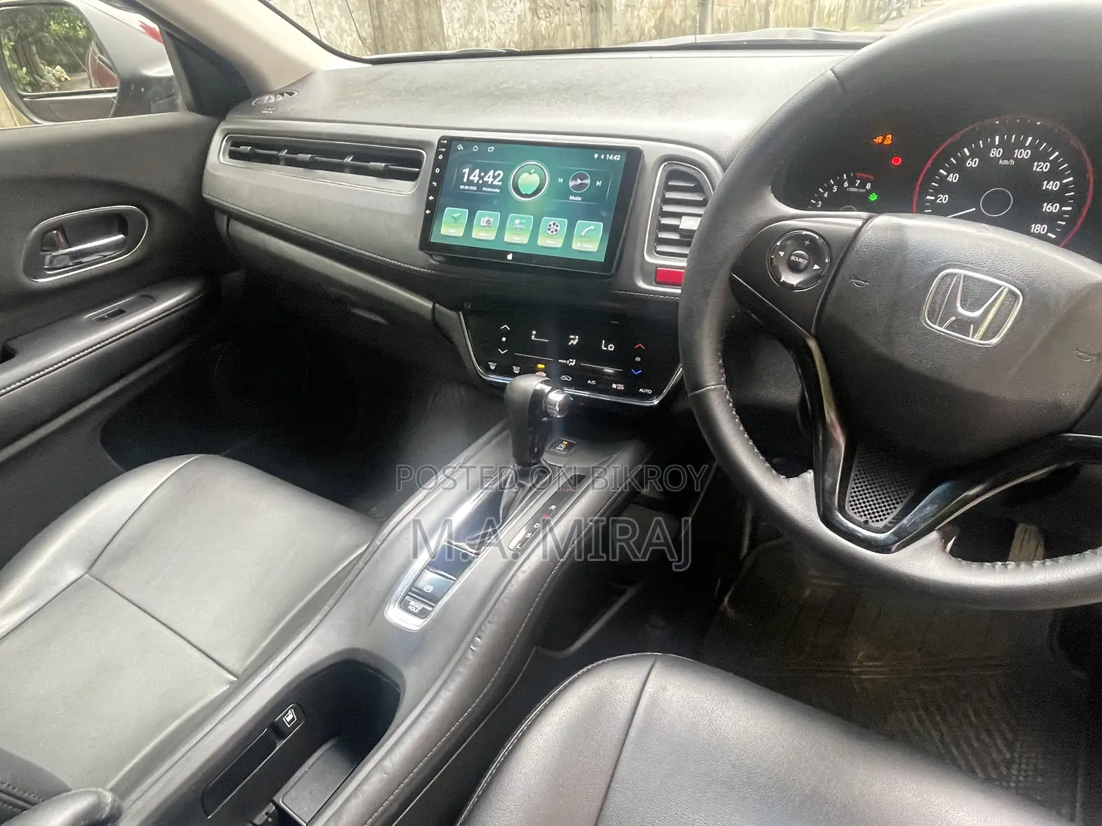 Honda Vezel 1.5 Two-Wheel Drive 2014