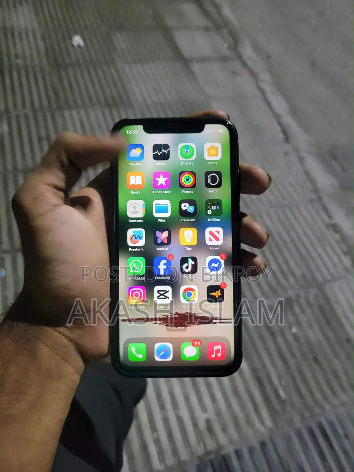 Apple iPhone XR 64 GB Black