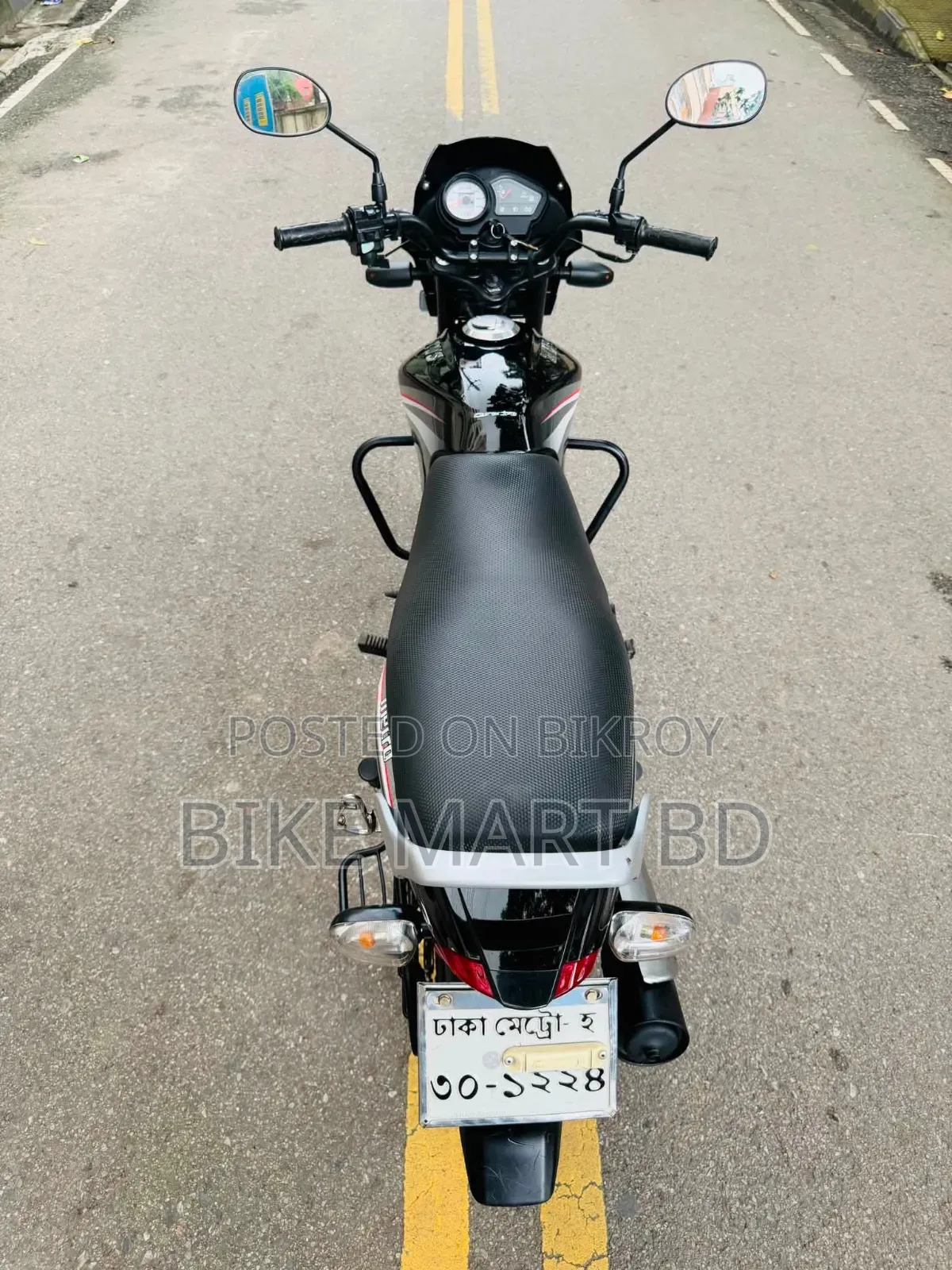 টিভিএস মেট্রো ২০২৩ ব্ল্যাক