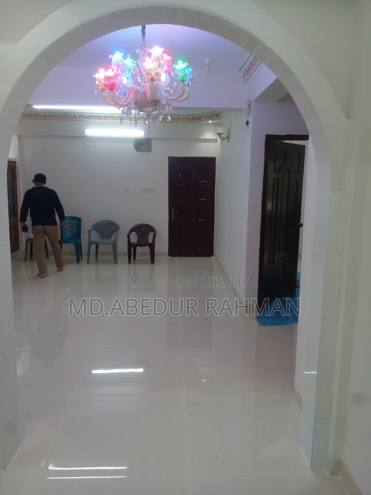 মোহাম্মদপুরে বিক্রয়ের জন্য আসবাবপত্রসহ ৪ বেডরুমের অ্যাপার্টমেন্ট