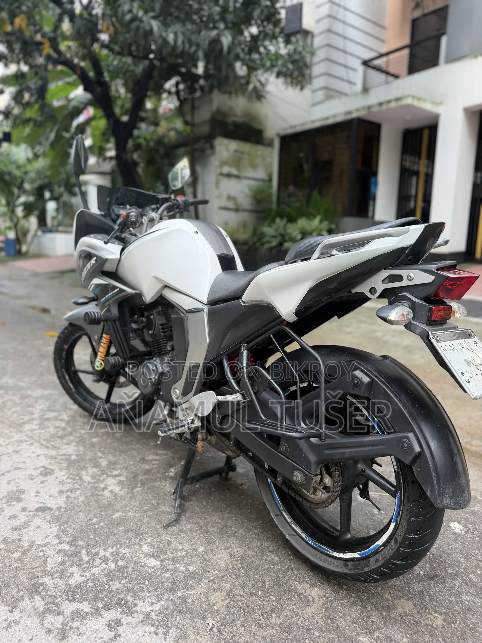Yamaha Fazer FI V2 ২০১৭ সাদা