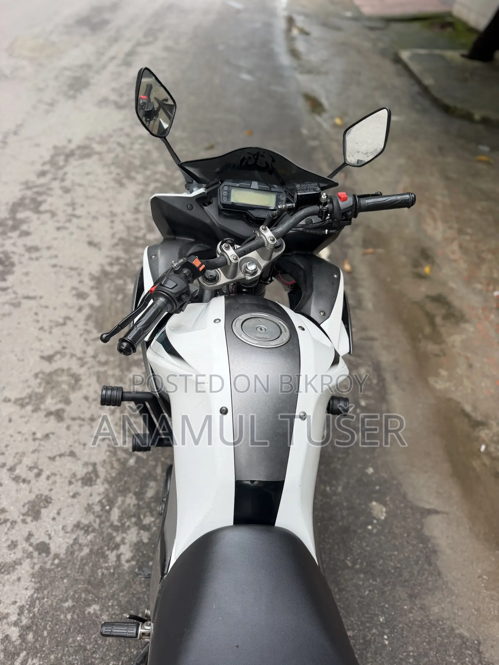 Yamaha Fazer FI V2 ২০১৭ সাদা