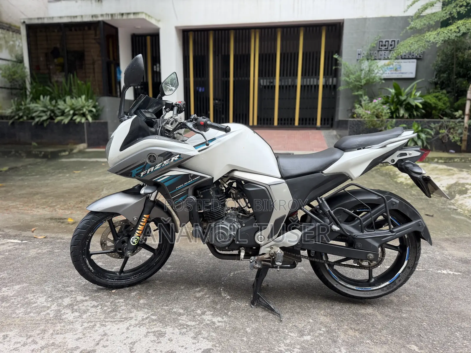Yamaha Fazer FI V2 ২০১৭ সাদা