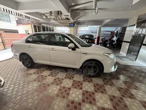 Toyota Axio 2017 Pearl