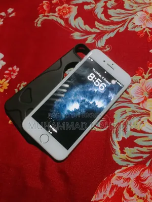 New Apple iPhone 8 64 GB White