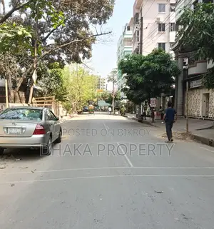 সেক্টর-১২ তে ৩০ ফুট রাস্তা সহ ৩ কাঠা উত্তরমুখী জমি