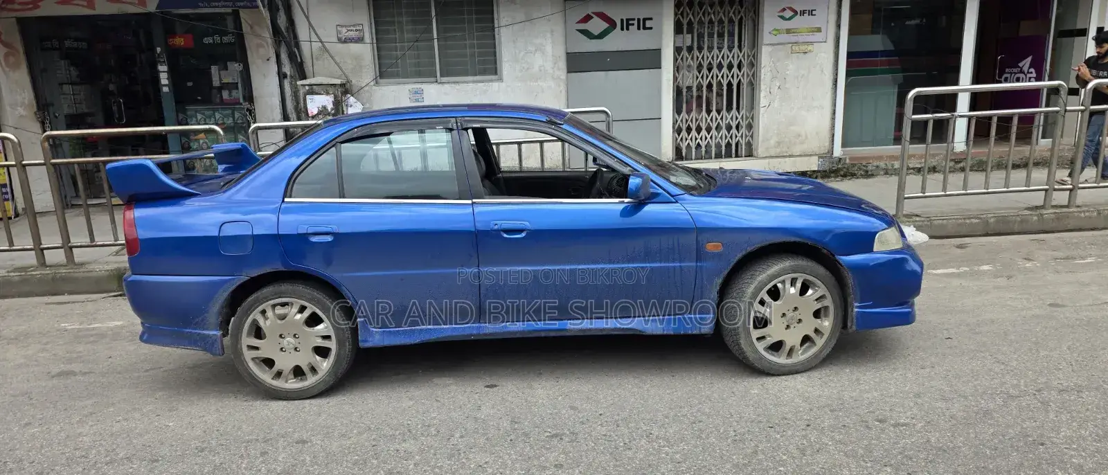 Mitsubishi Lancer 2002 Blue