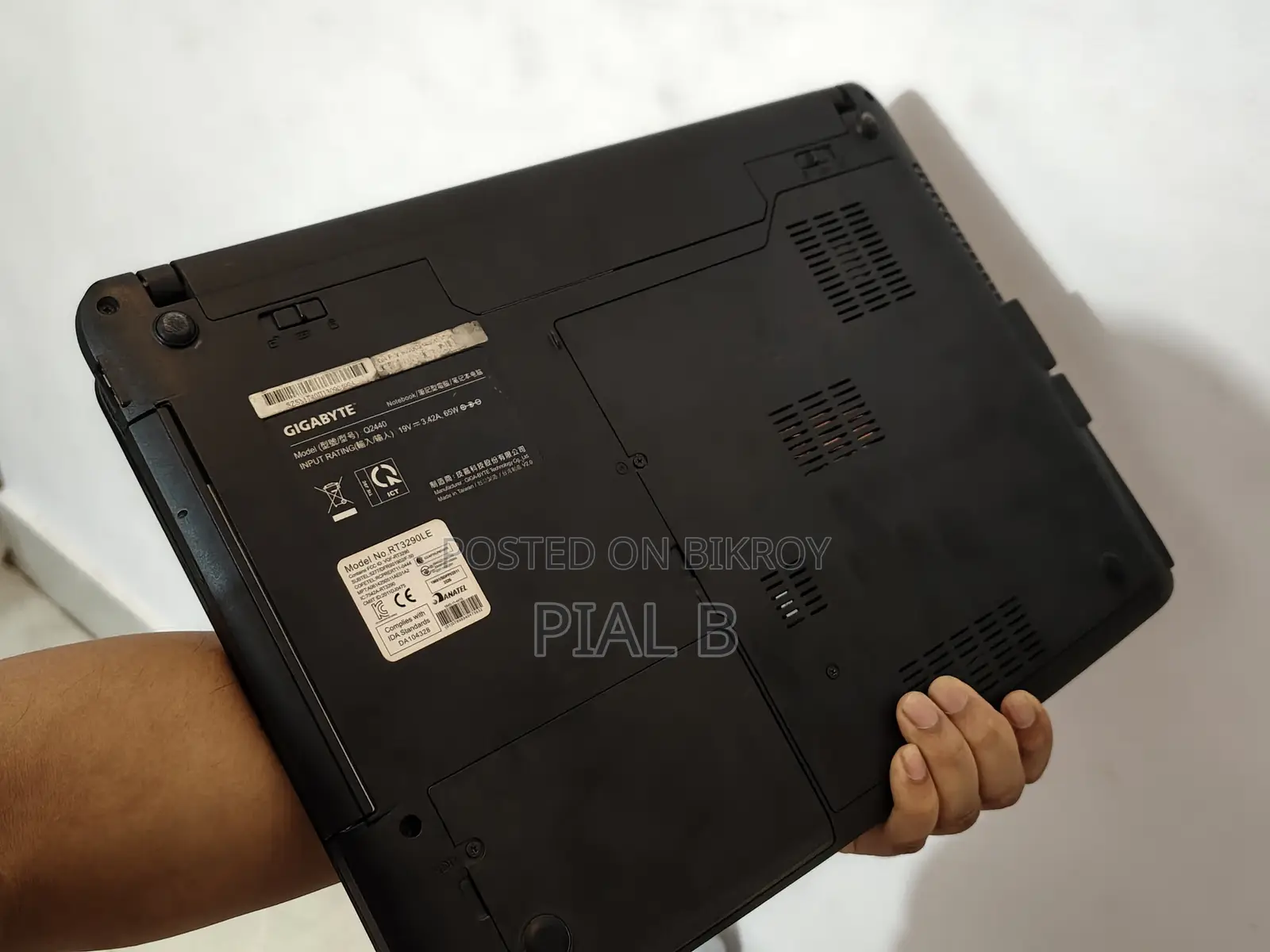 Laptop Gigabyte 4GB Intel Core i3 HDD 500GB