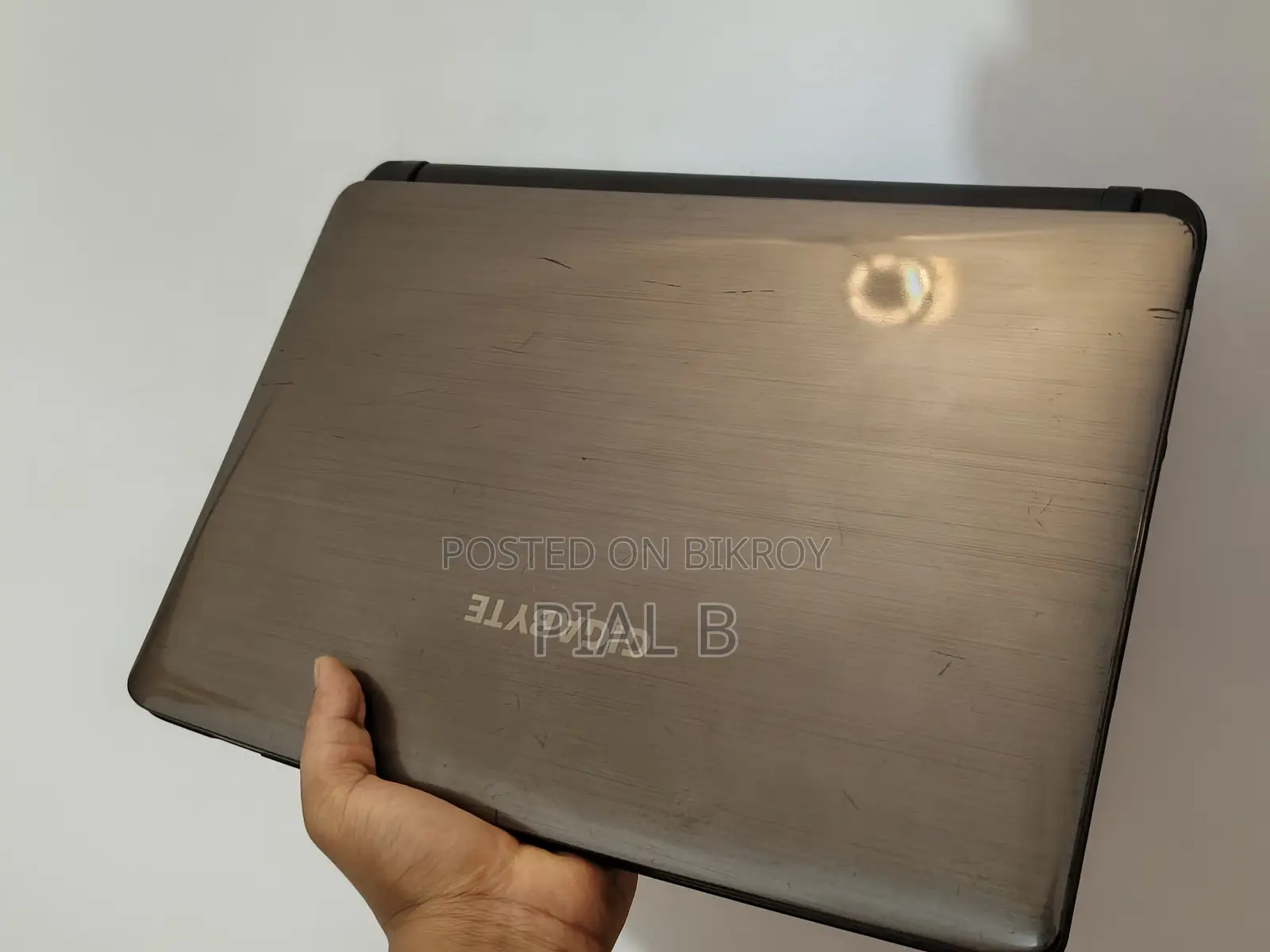 Laptop Gigabyte 4GB Intel Core i3 HDD 500GB