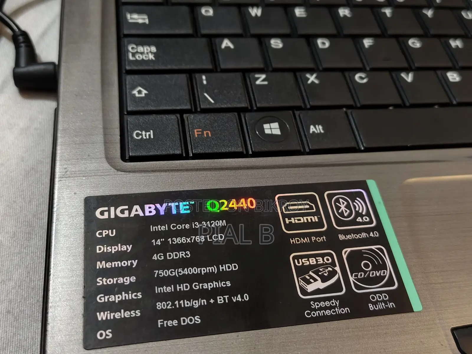 Laptop Gigabyte 4GB Intel Core i3 HDD 500GB