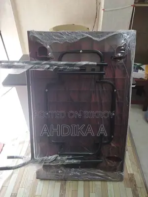হাটিল প্লাস্টিক টেবিল