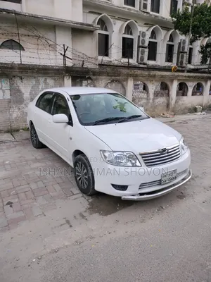 টয়োটা করোলা ২০০৫ হোয়াইট