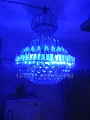 Chandelier, color changes and has 4 colors