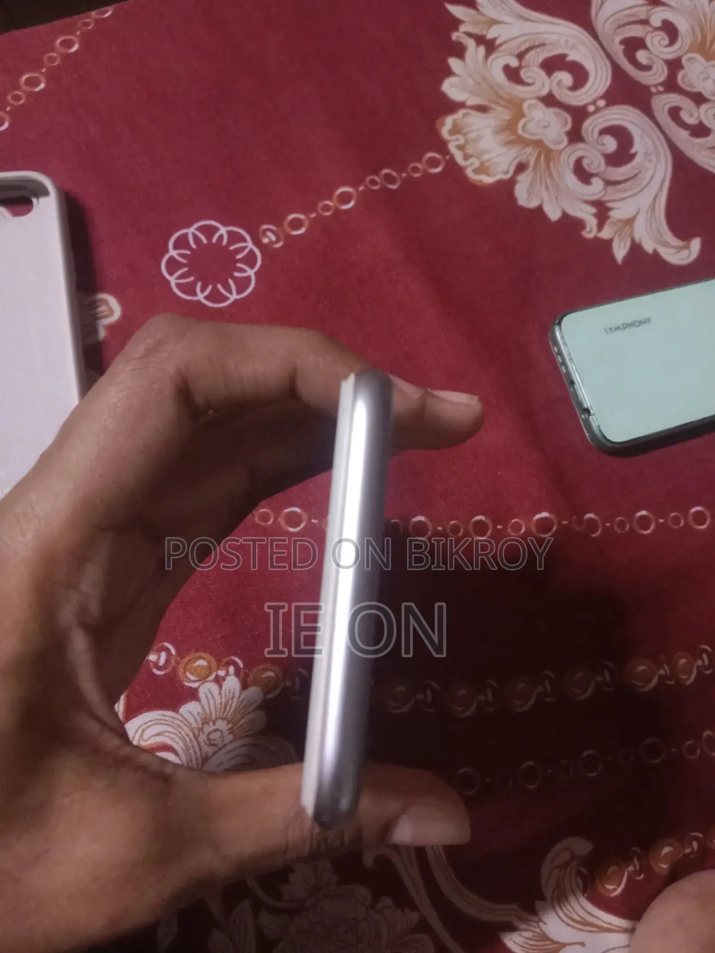 অ্যাপল আইফোন ৬এস ৩২ জিবি সিলভার