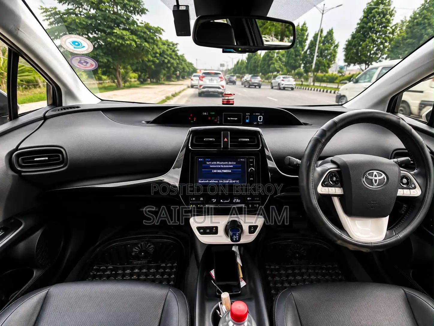 Toyota Prius Two 2017 Pearl