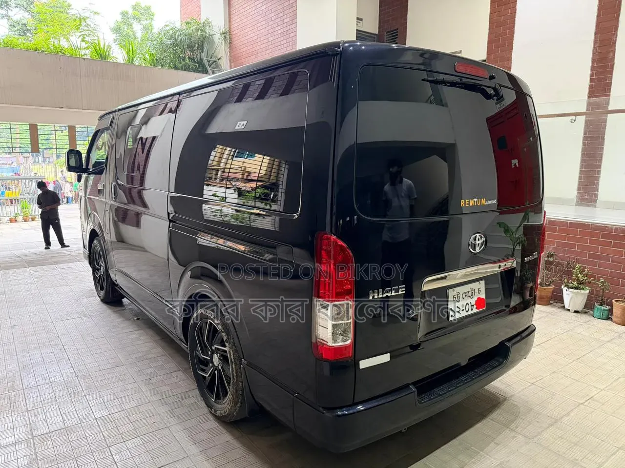 Toyota HiAce 2021 Black