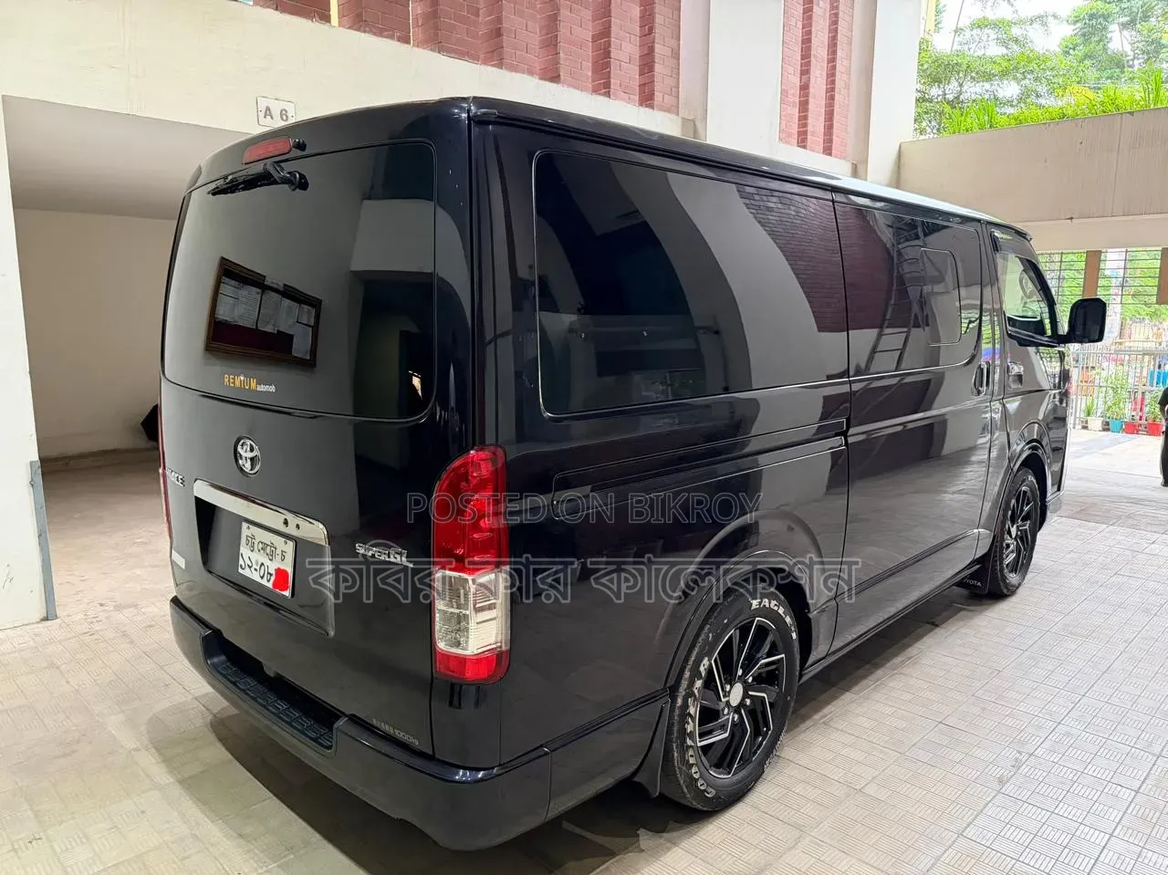 Toyota HiAce 2021 Black
