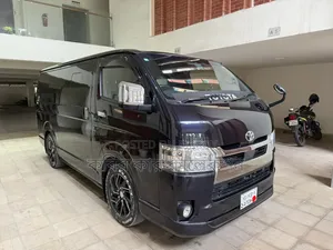 Toyota HiAce 2021 Black
