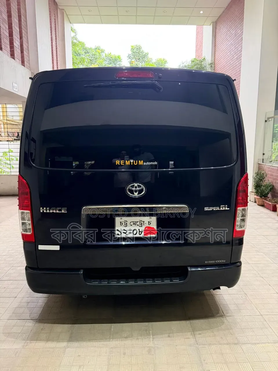 Toyota HiAce 2021 Black
