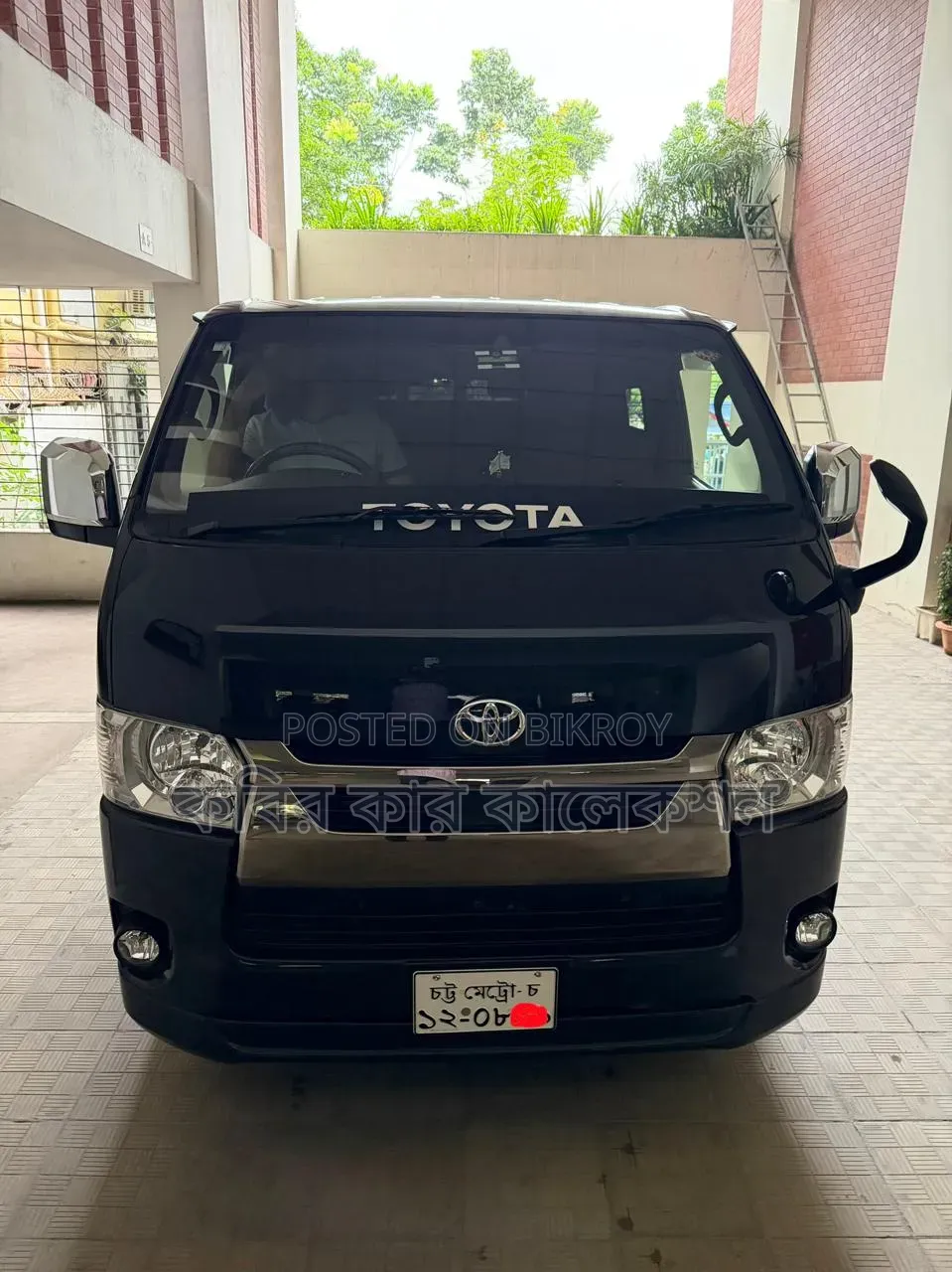 Toyota HiAce 2021 Black