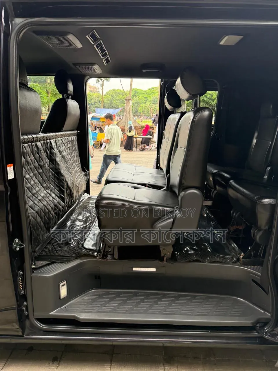 Toyota HiAce 2021 Black