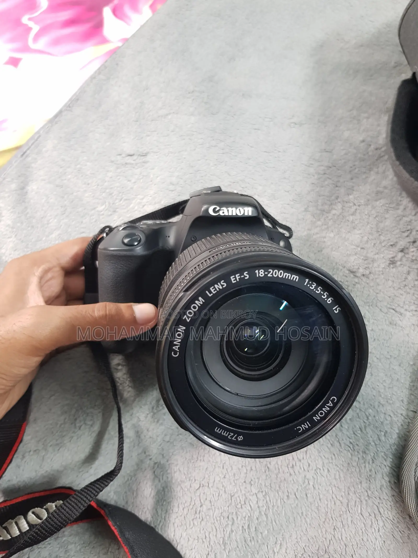 Canon 200D DSLR With 18-200mm Zoom Lens