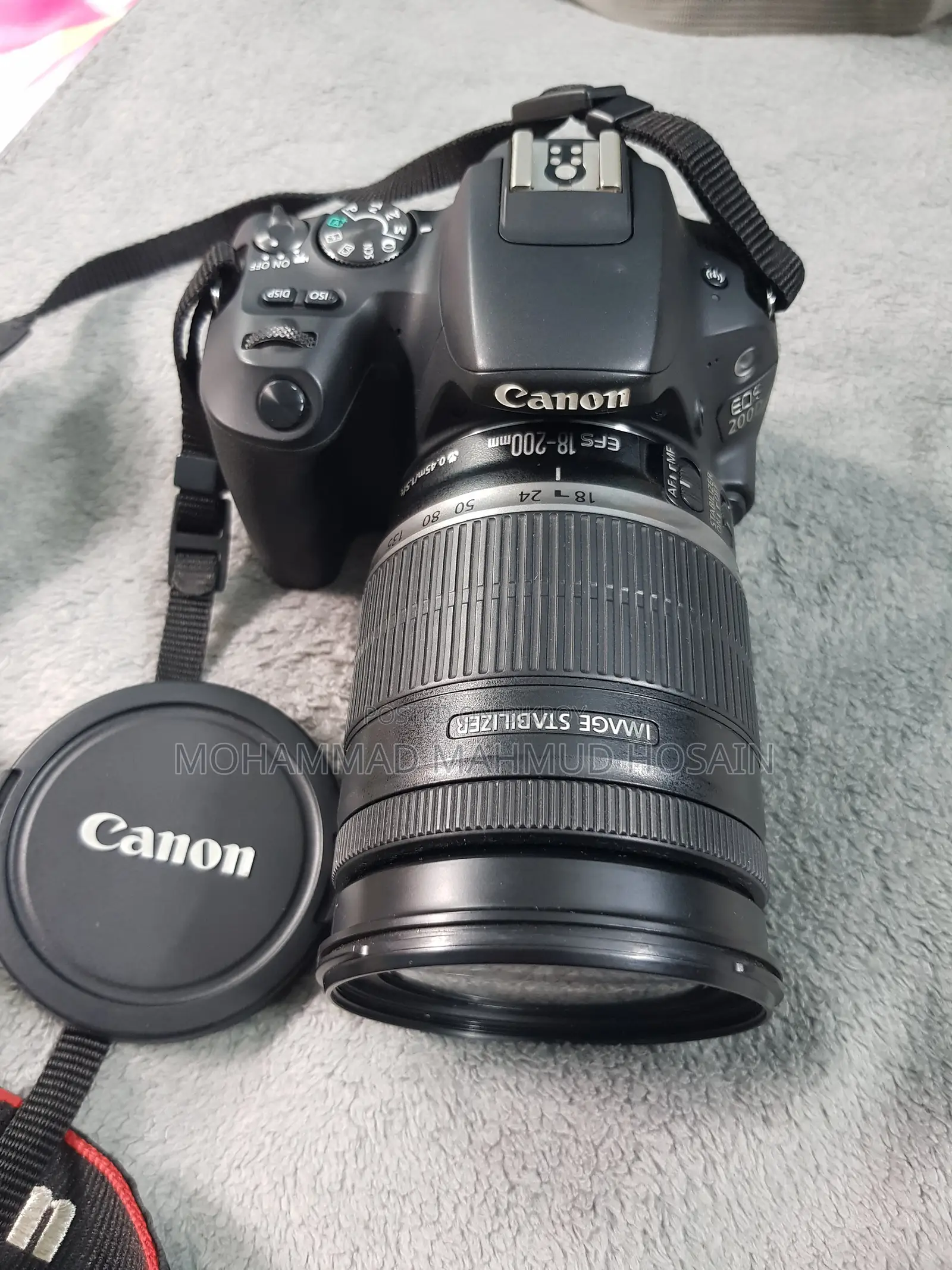Canon 200D DSLR With 18-200mm Zoom Lens