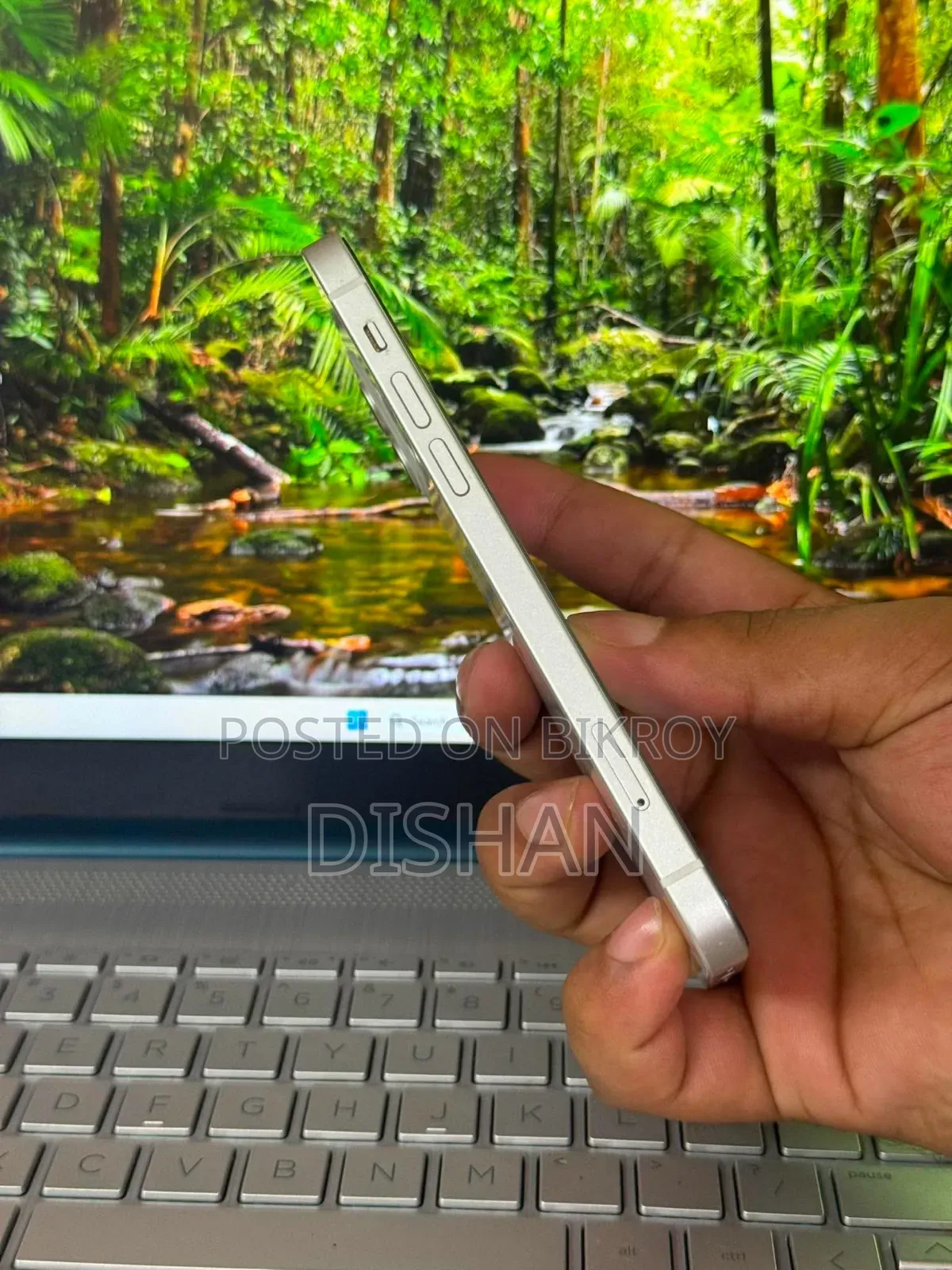 অ্যাপল আইফোন ১২ ১২৮ জিবি হোয়াইট