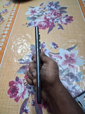 টেকনো ক্যামন ৪০ প্রো ৪জি ২৫৬ জিবি রূপালী