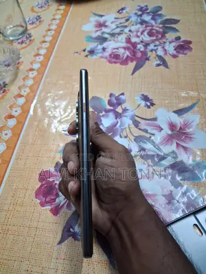 টেকনো ক্যামন ৪০ প্রো ৪জি ২৫৬ জিবি রূপালী