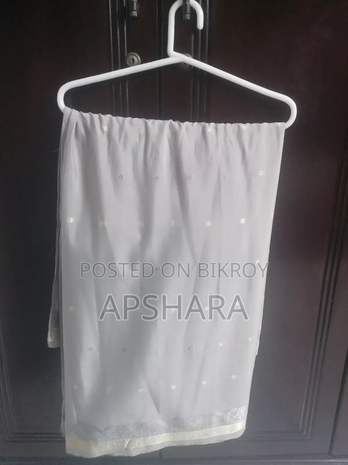 ডার্ক অ্যাশ সিল্ক শাড়ি