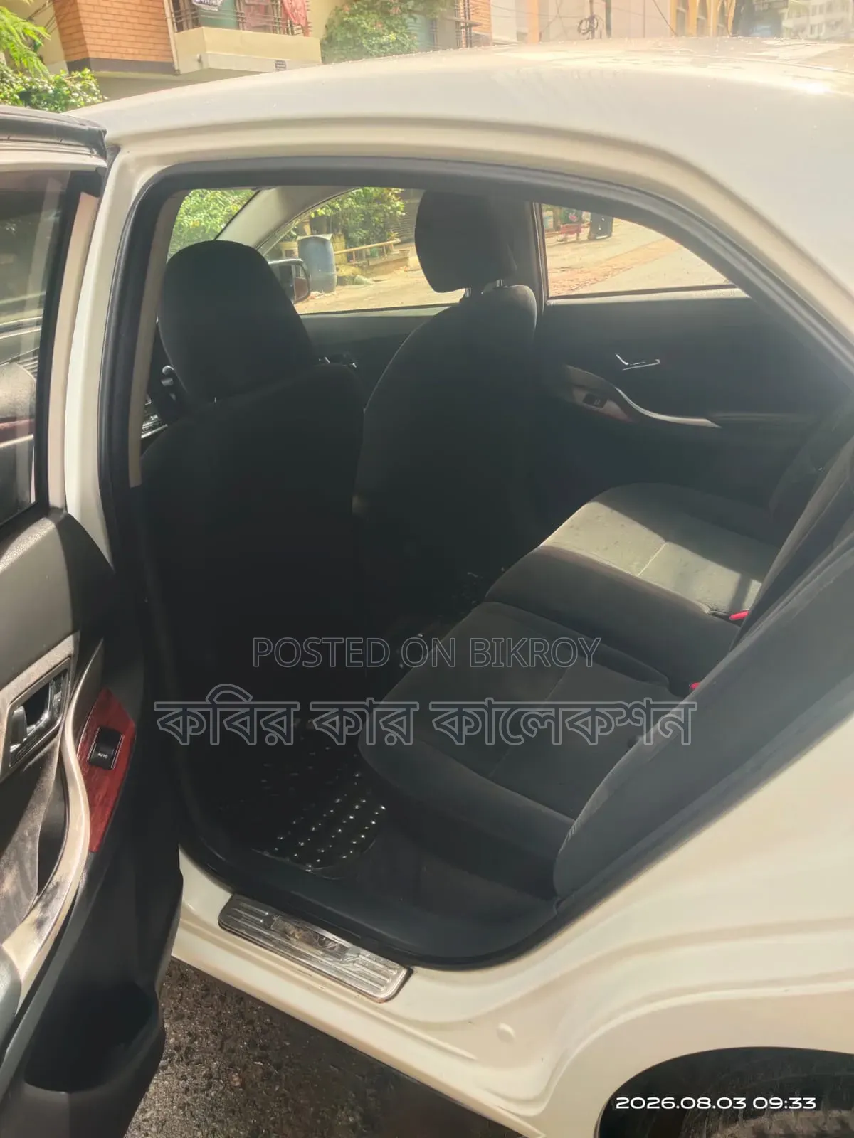 টয়োটা প্রিমিও ২০১২ পার্ল