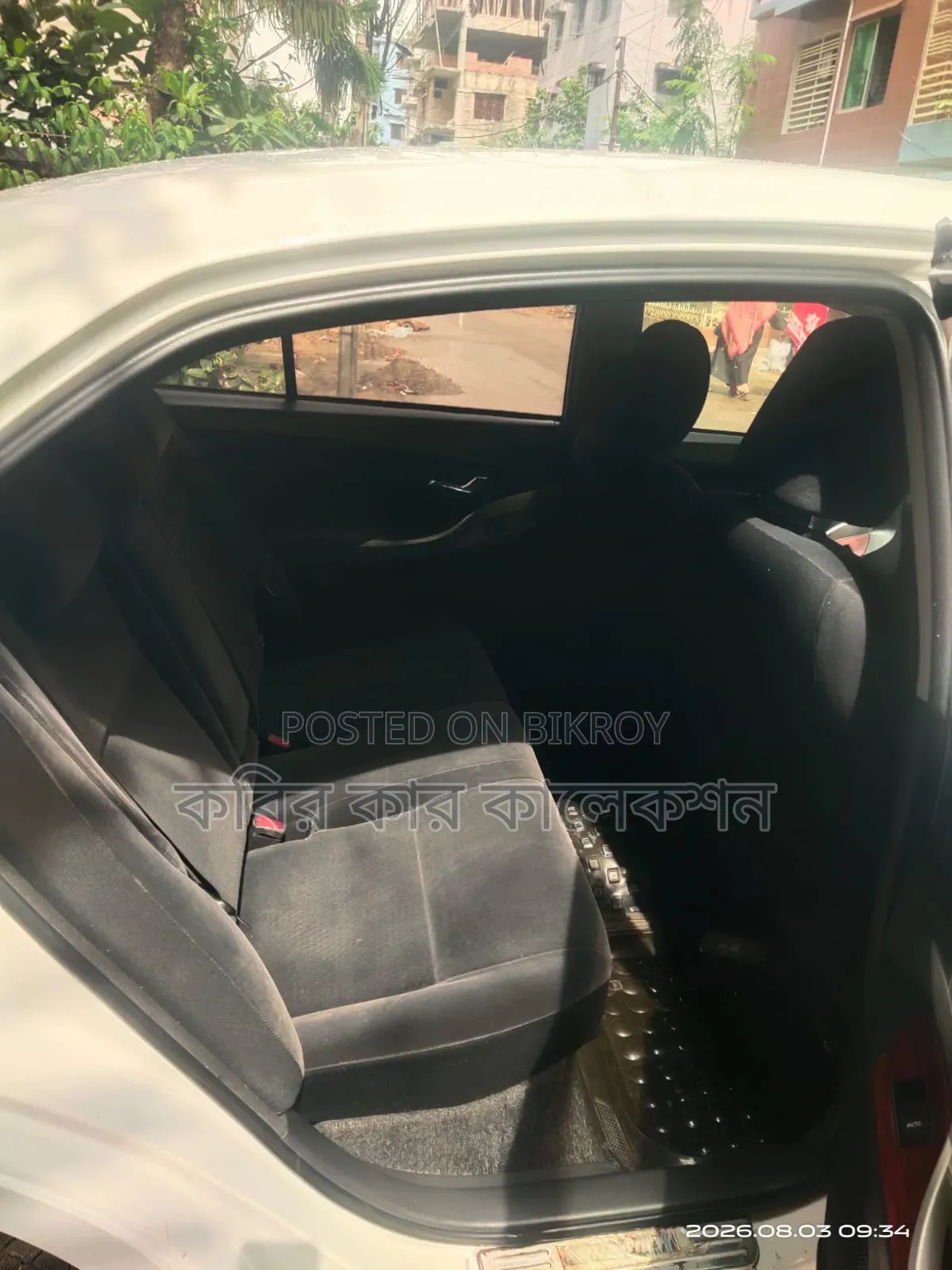 টয়োটা প্রিমিও ২০১২ পার্ল