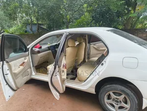 Toyota Corolla 2001 Off White