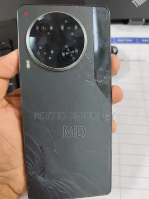 টেকনো ক্যামন ৩০ ২৫৬ জিবি কালো
