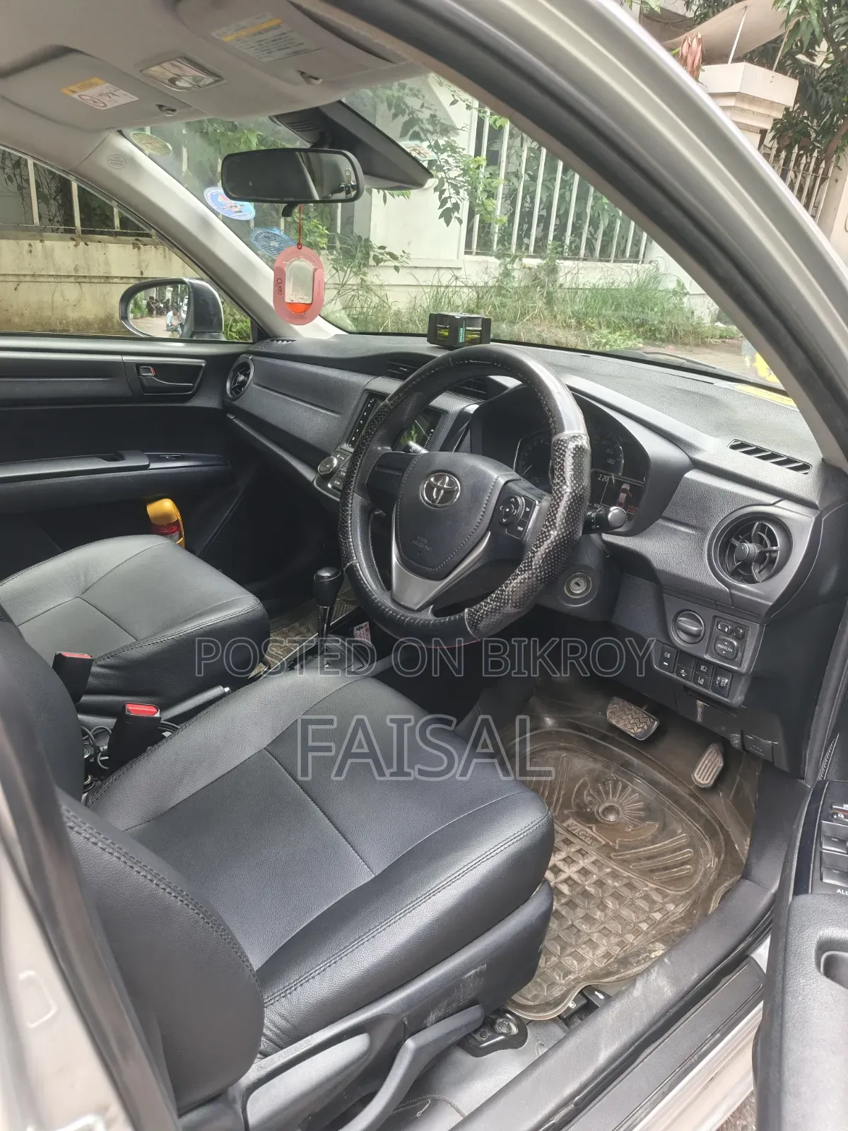 Toyota Axio 1.5 Hybrid Two-Wheel Drive 2016 Silver