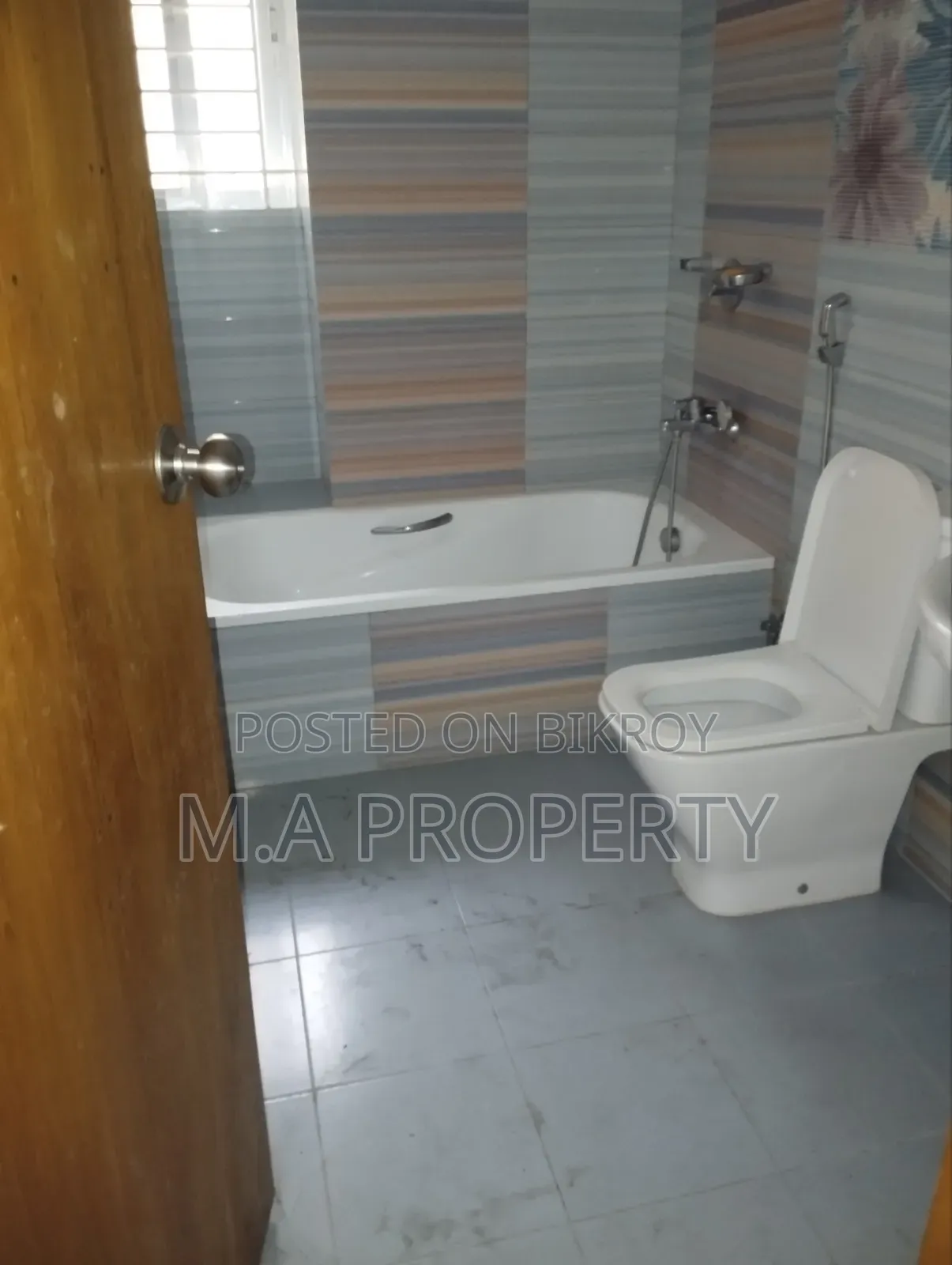 4 Bedroom Apartment in Rangs, Gulshan for Rent