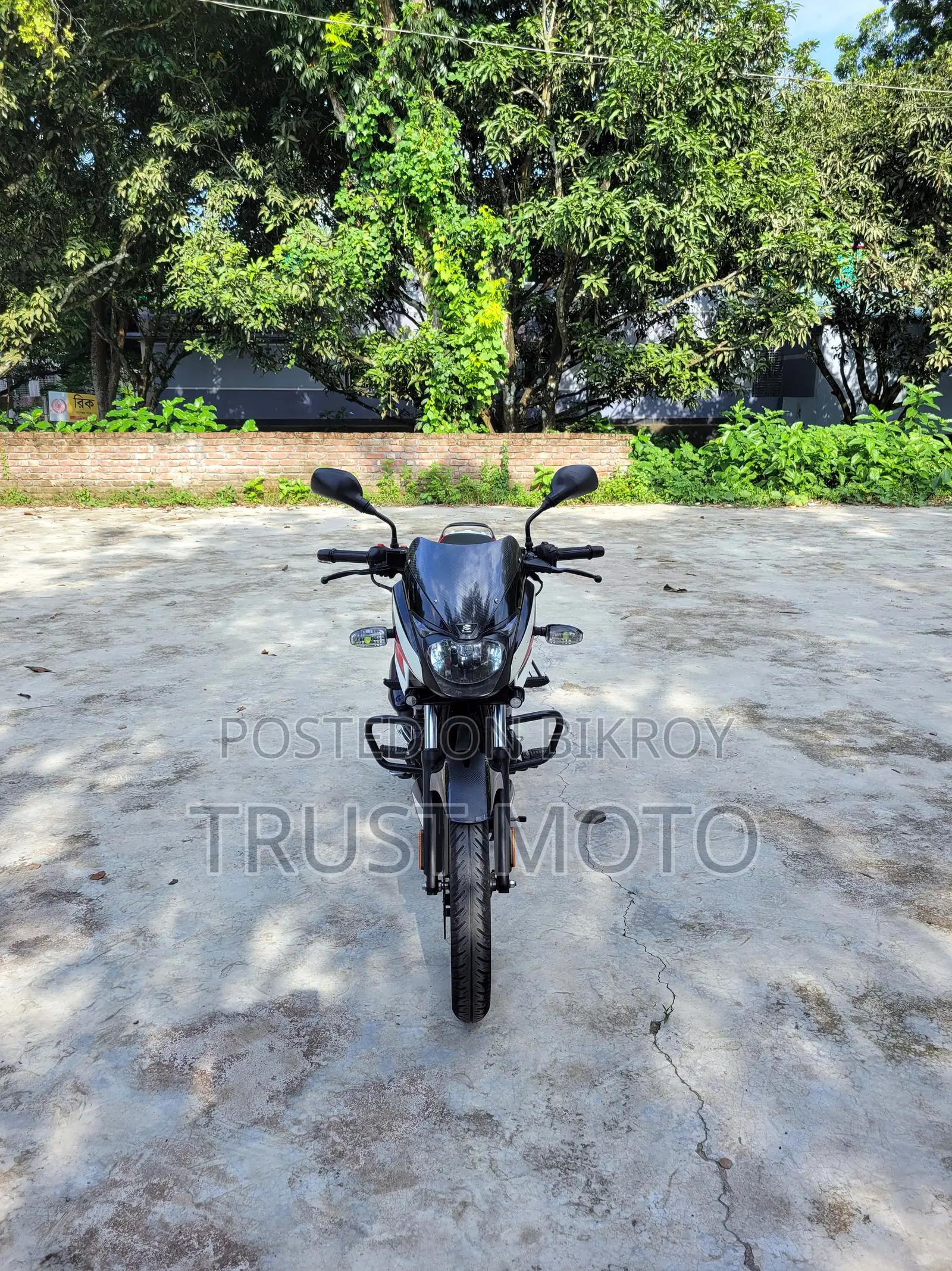 Bajaj Pulsar 150 2023 White