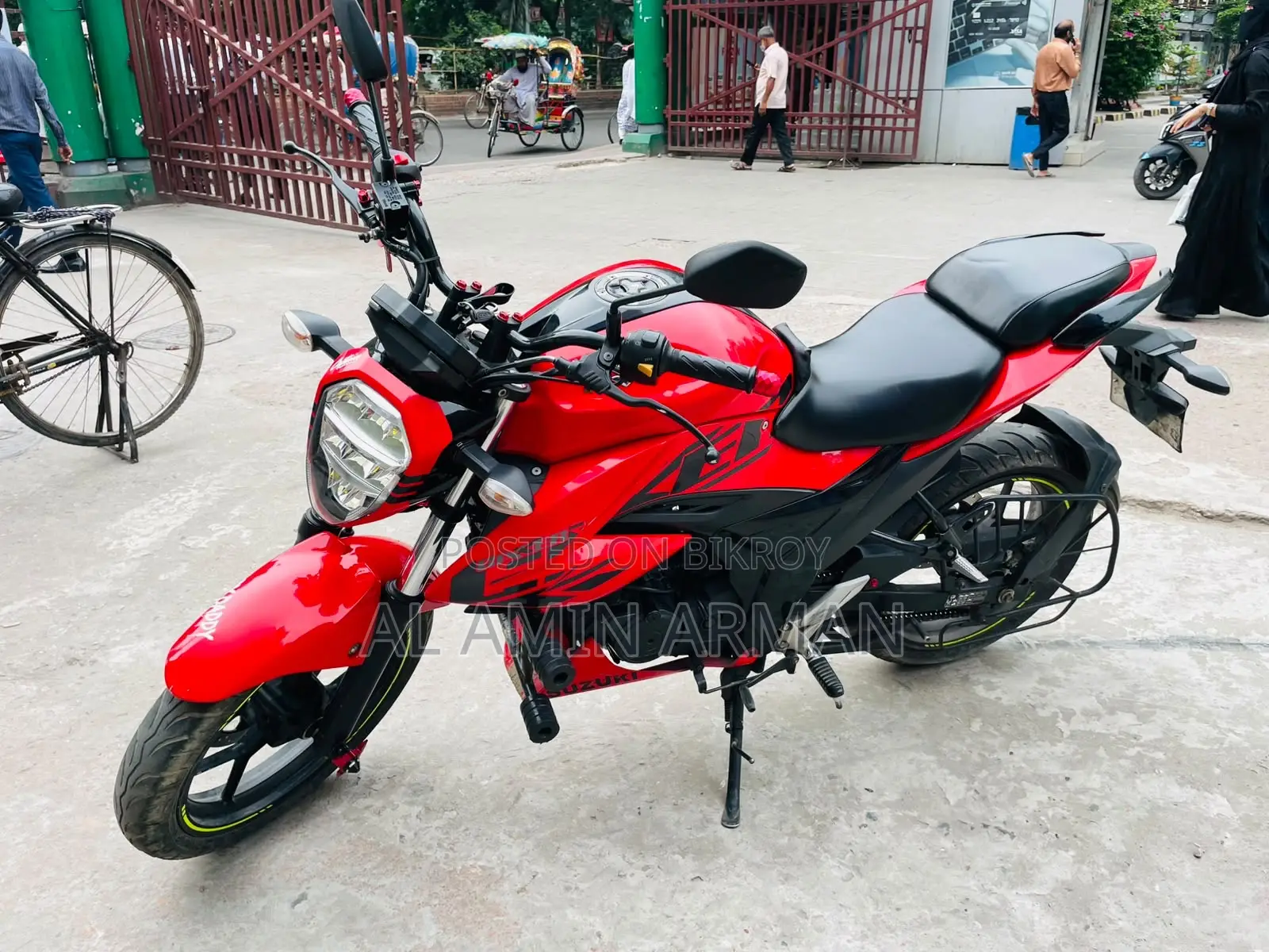 সুজুকি জিক্সার ২০২৩ লাল