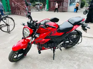 সুজুকি জিক্সার ২০২৩ লাল