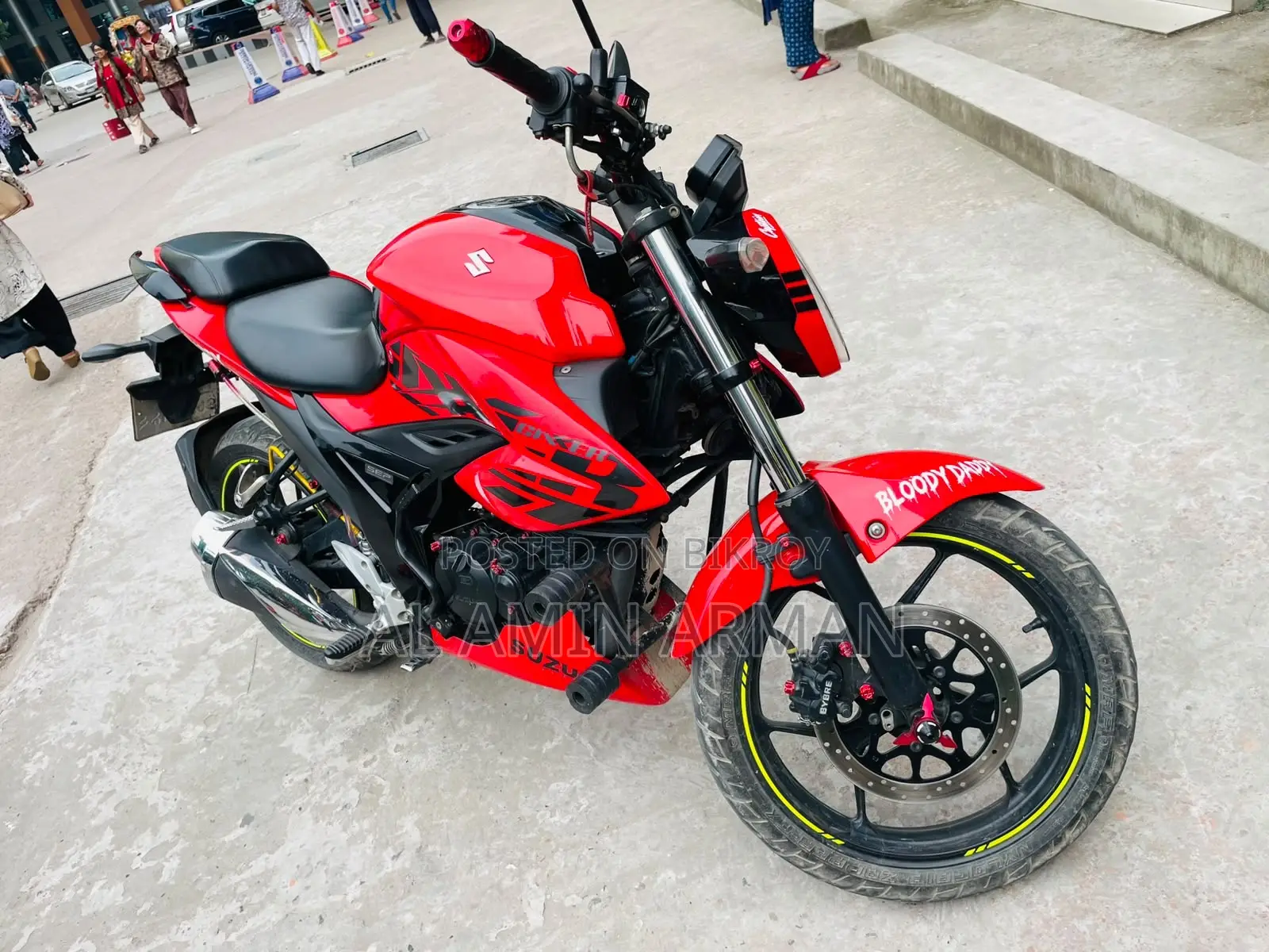 সুজুকি জিক্সার ২০২৩ লাল