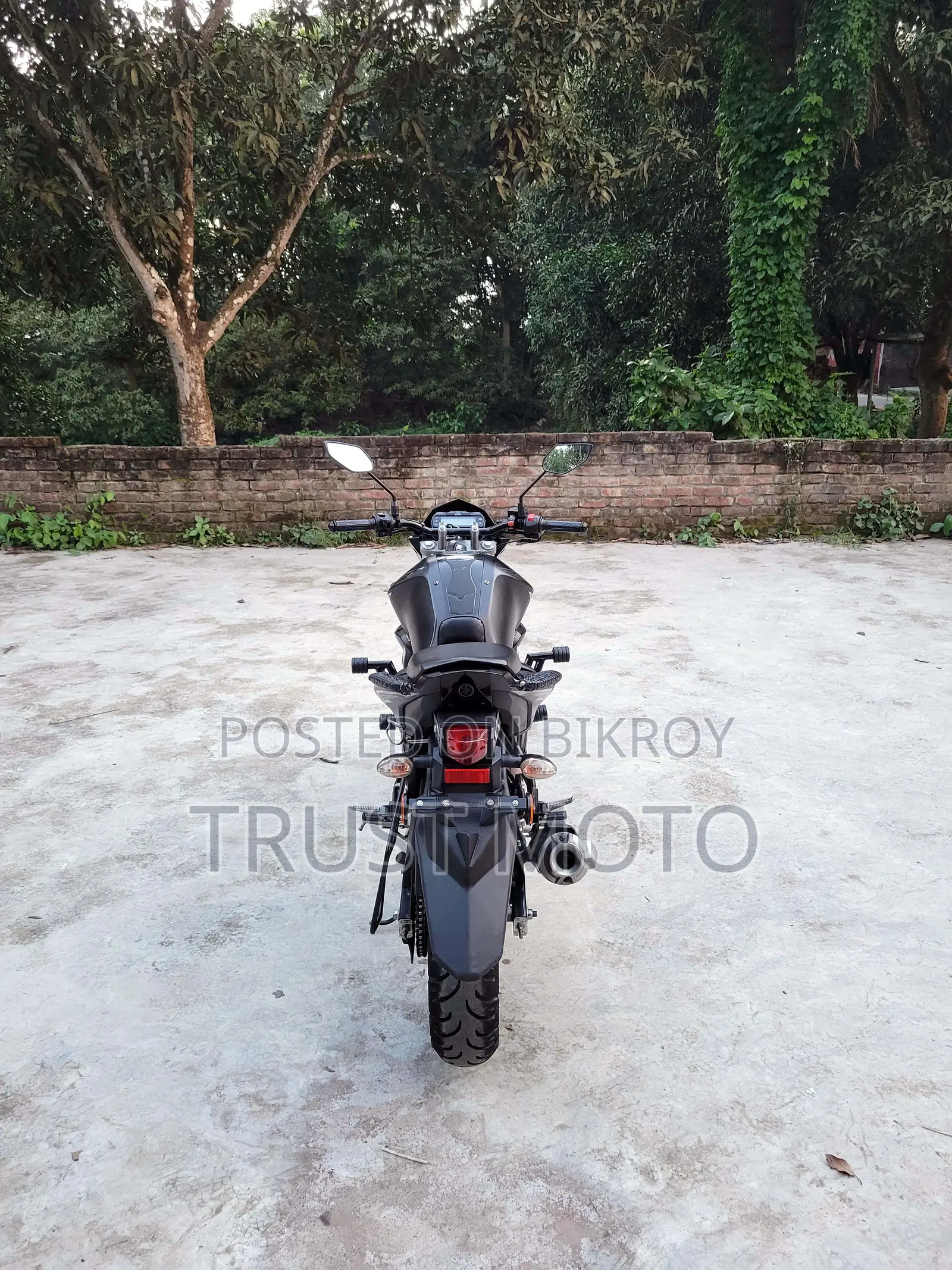 ইয়ামাহা এফজেডএস ভি২ ২০২৪ ব্ল্যাক